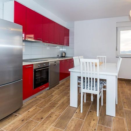 Appartement Butique Maris à Komarna Extérieur photo