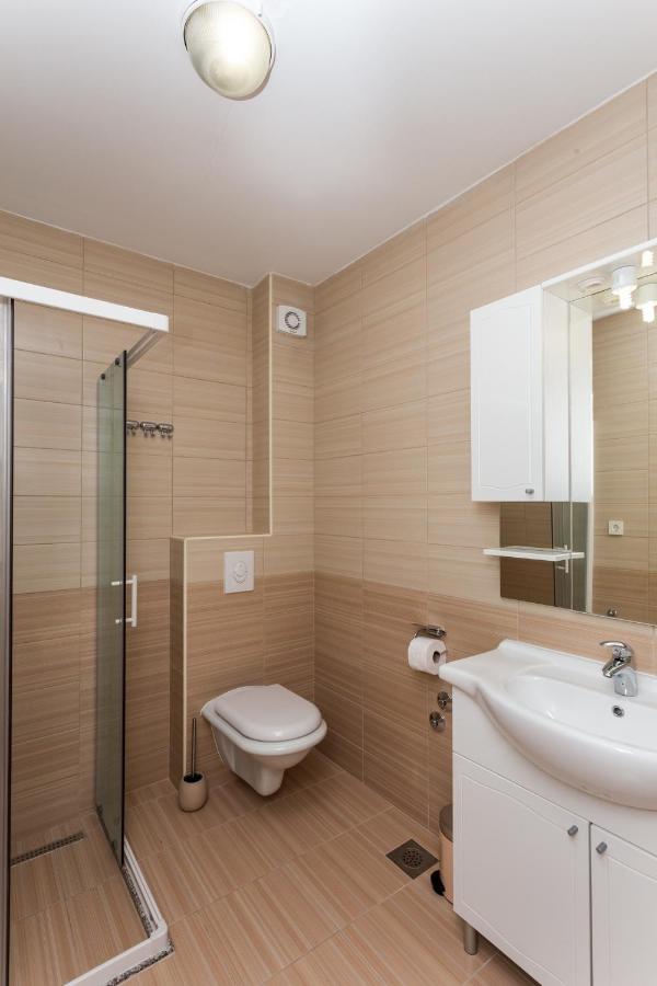 Appartement Butique Maris à Komarna Extérieur photo