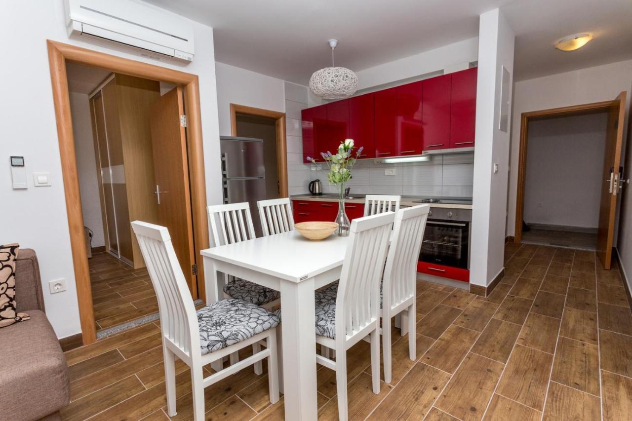 Appartement Butique Maris à Komarna Extérieur photo
