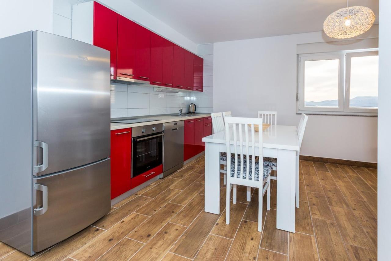 Appartement Butique Maris à Komarna Extérieur photo