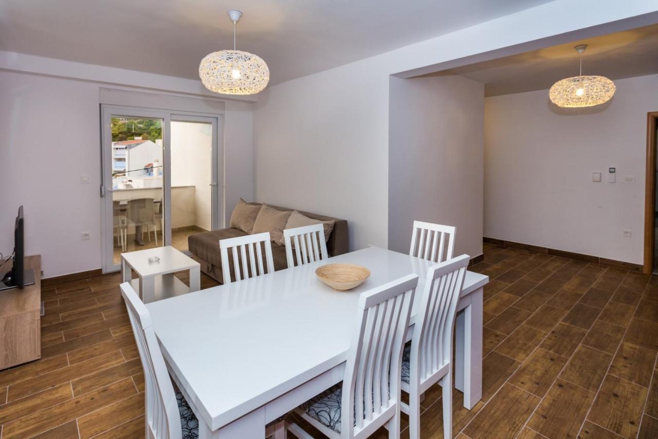 Appartement Butique Maris à Komarna Extérieur photo