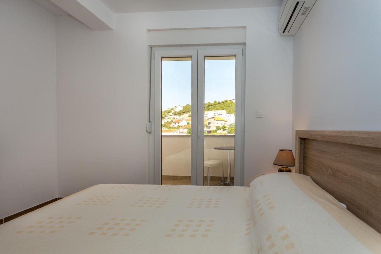Appartement Butique Maris à Komarna Extérieur photo