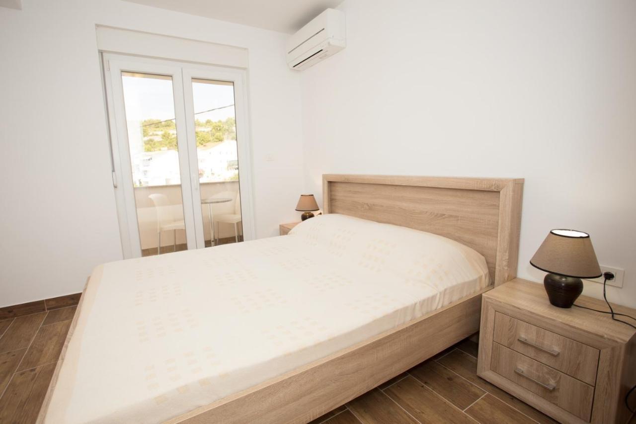 Appartement Butique Maris à Komarna Extérieur photo