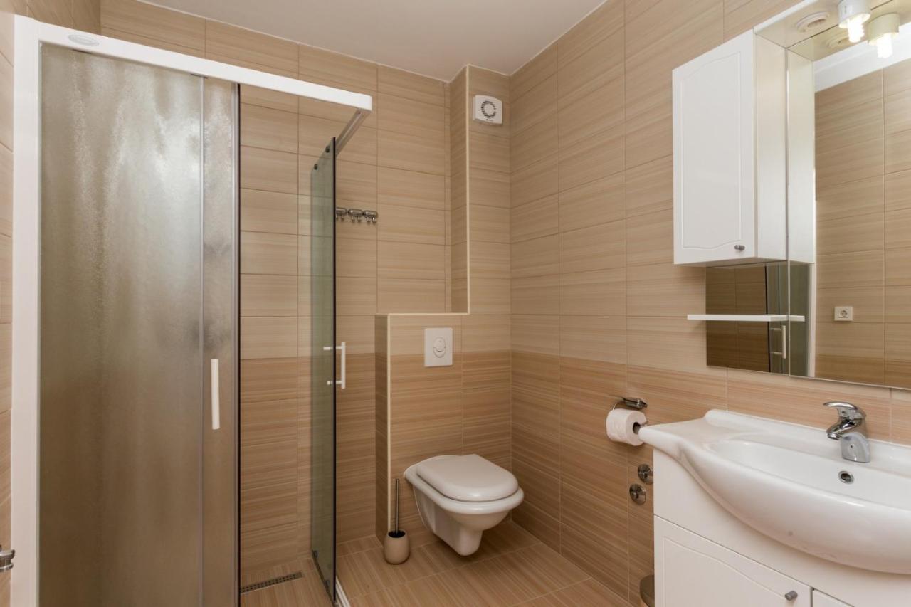 Appartement Butique Maris à Komarna Extérieur photo