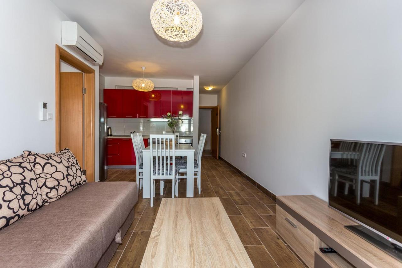 Appartement Butique Maris à Komarna Extérieur photo