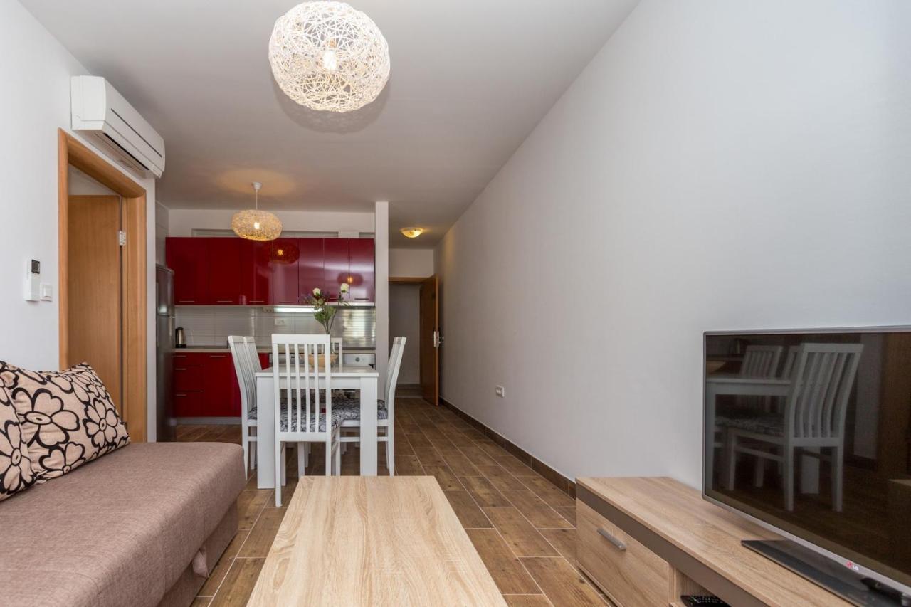 Appartement Butique Maris à Komarna Extérieur photo